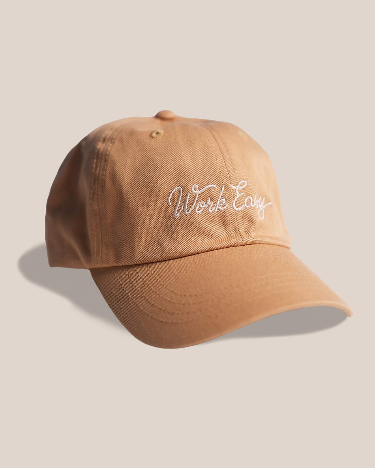 Бейсболка dad Hat с надписью Works Easy от Kulakov Works
