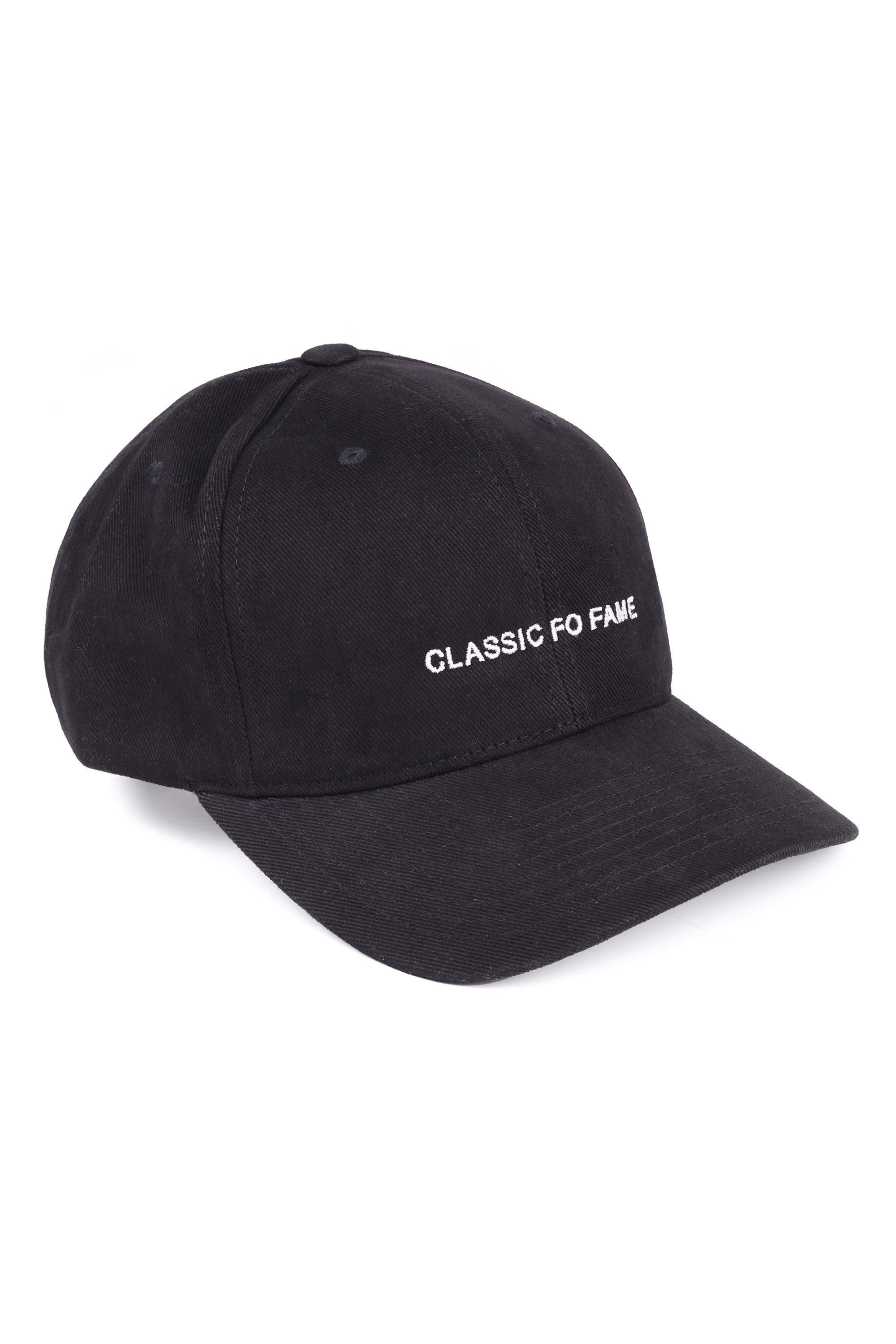Чёрная бейсболка OUT FO FAME классической формы