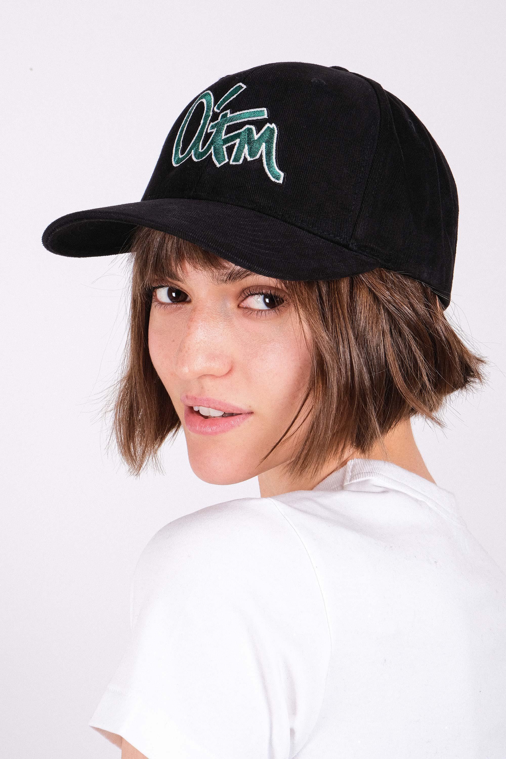 Бейсболка OUT FO FAME черного цвета с зеленой вышивкой
