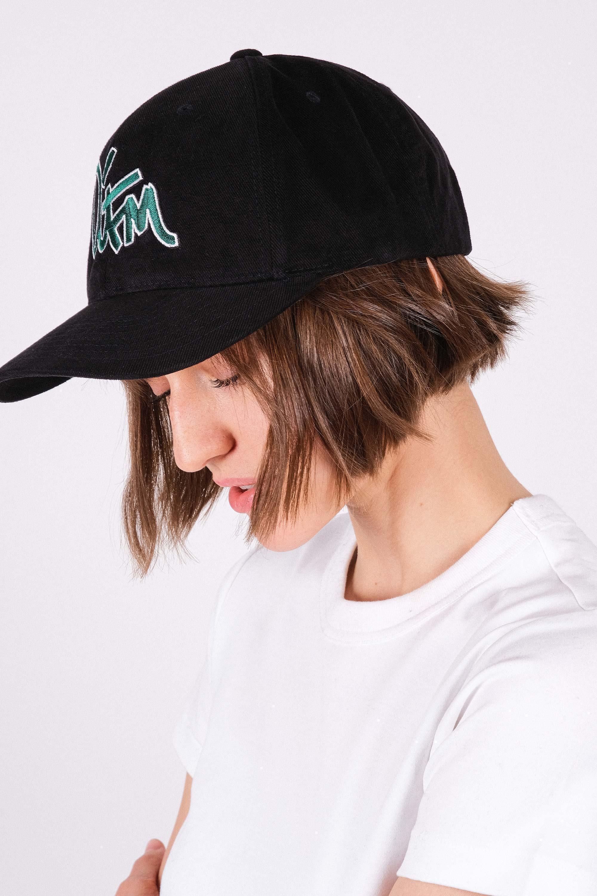 OUT FO FAME черного цвета с большой зеленой вышивкой