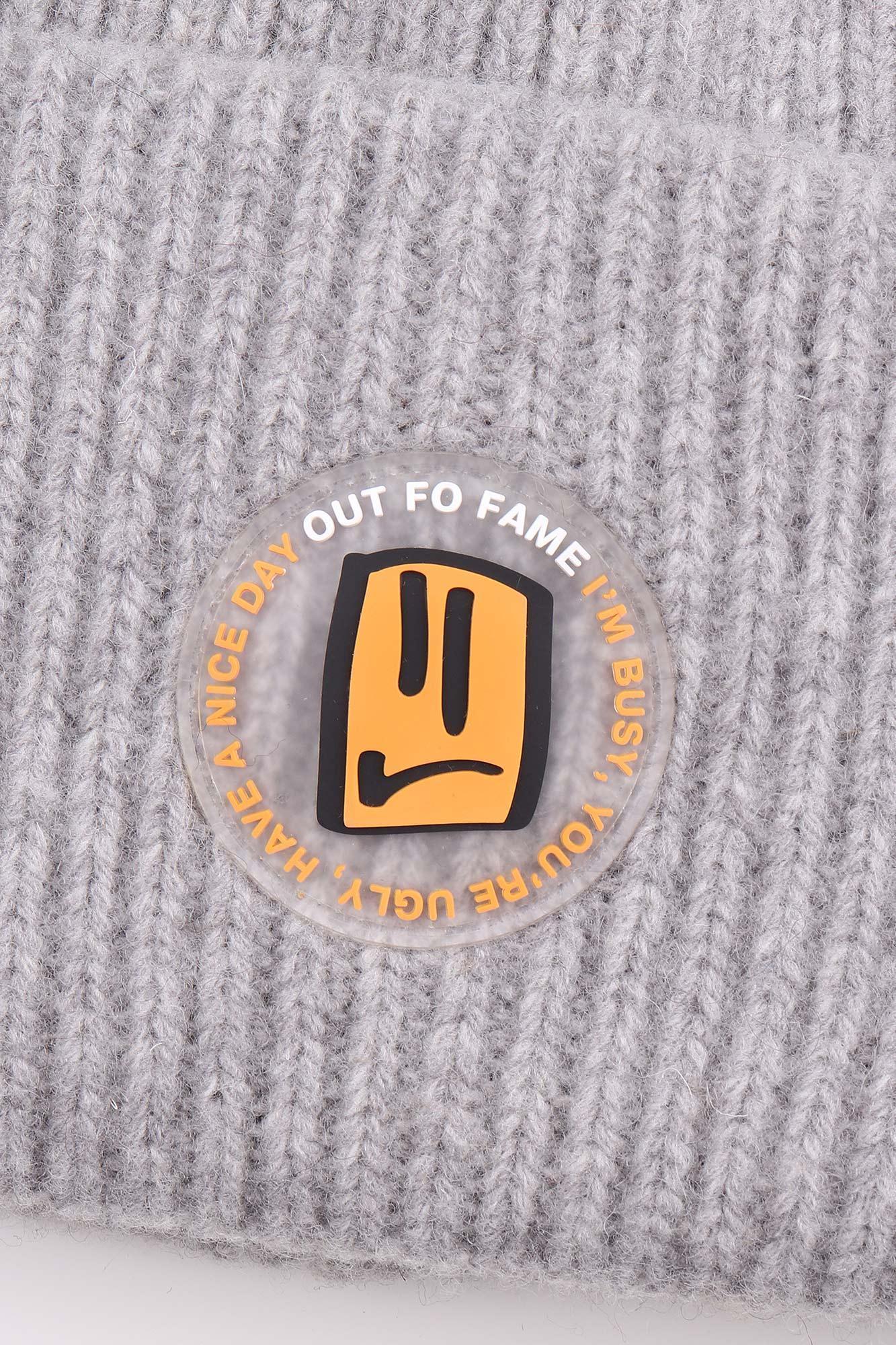 Шерстяная теплая шапка женская серая с резиновым шевроном OUT FO FAME