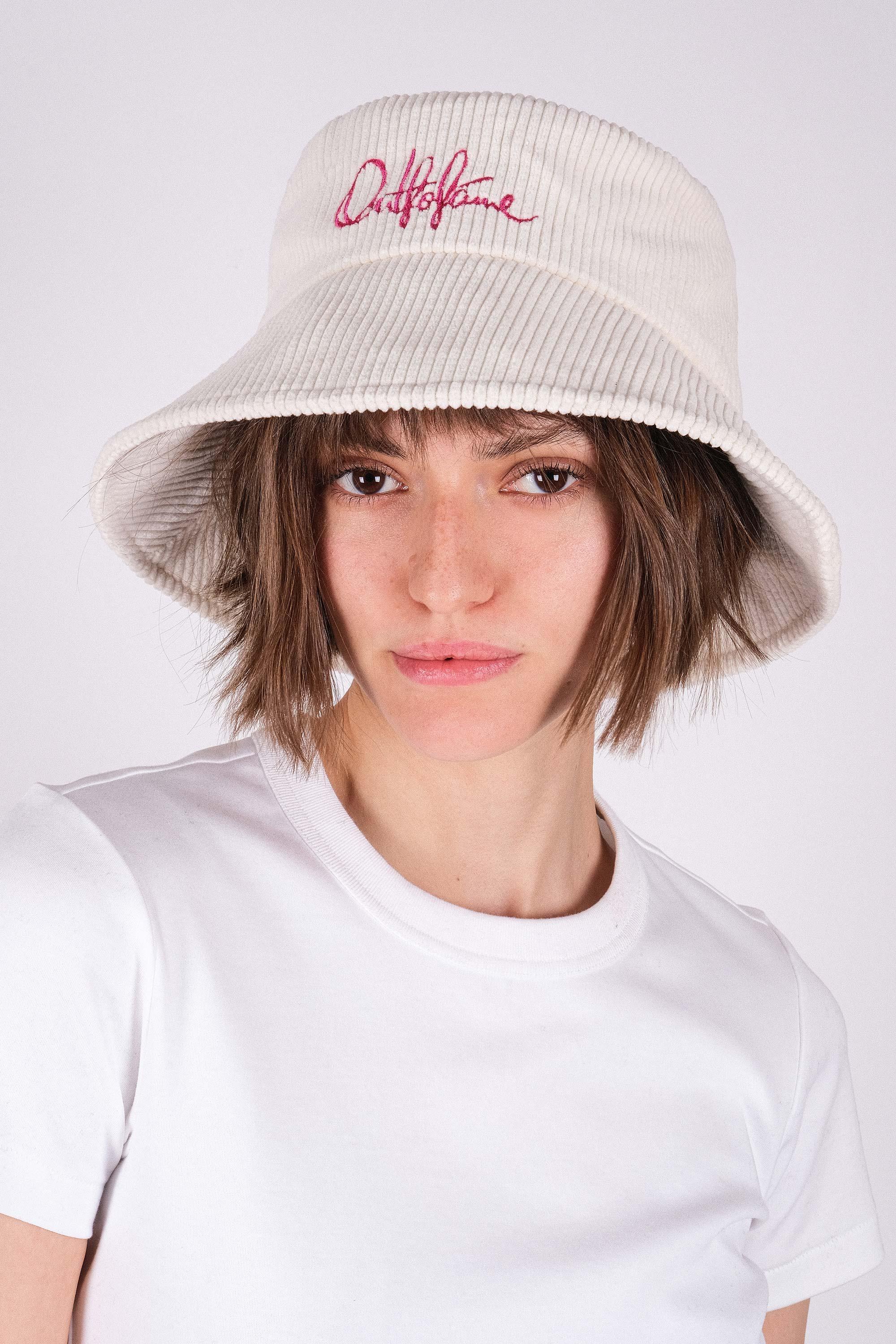 Панама бежевая вельветовая с розовой вышивкой OUT FO FAME