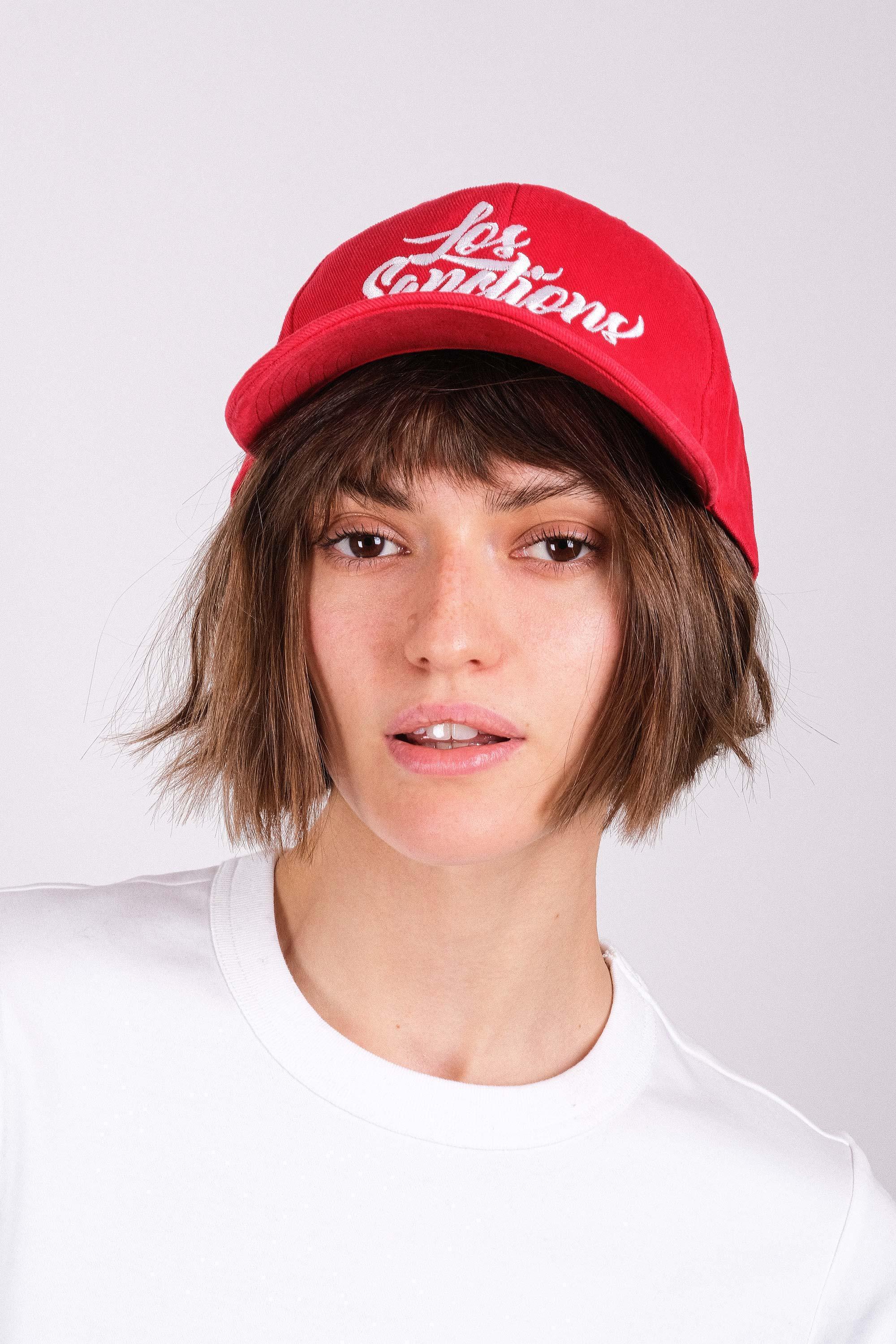 Красная бейсболка санкции от OUT FO FAME