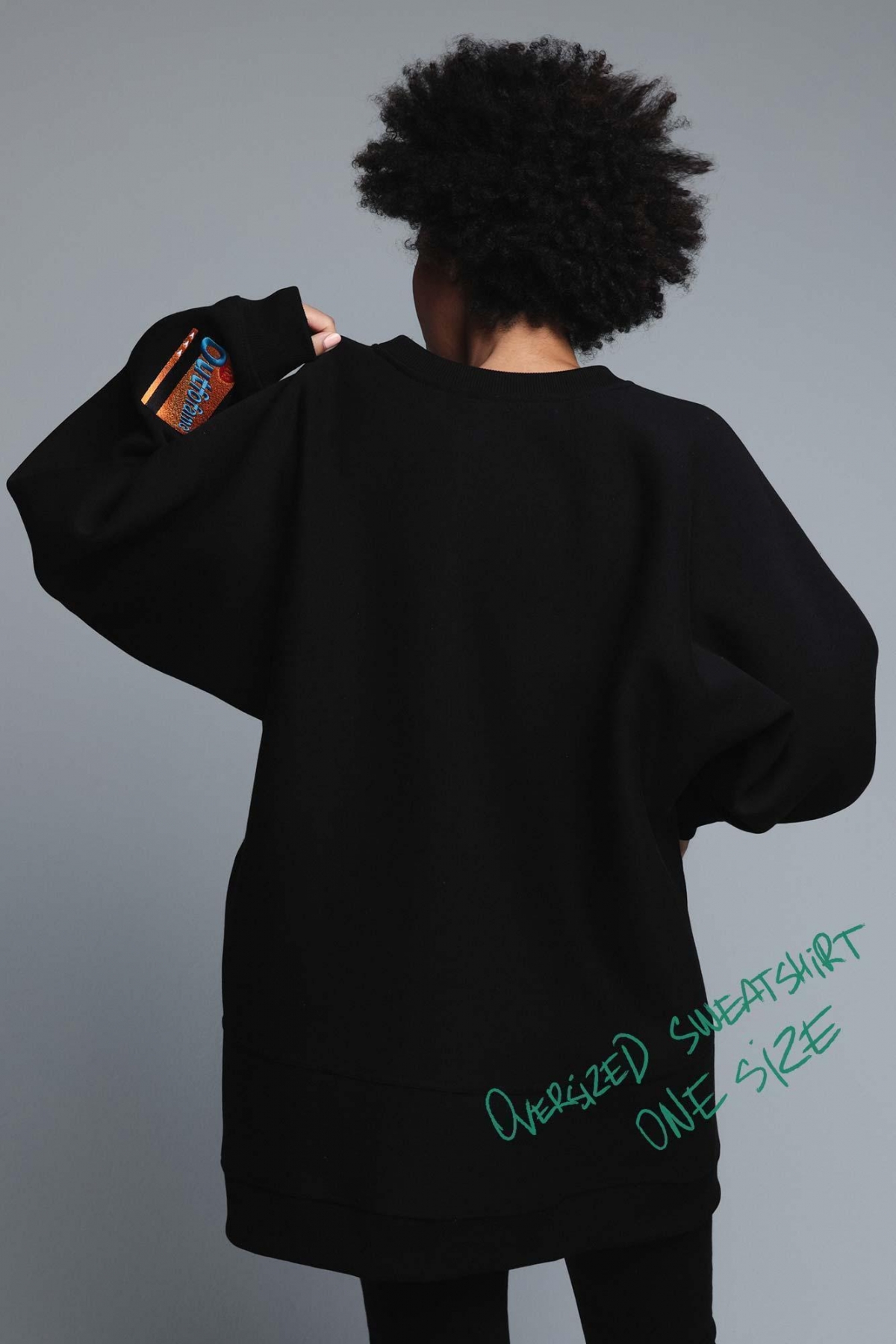 Черный мужской оверсайз свитшот METRO с вышивкой OUT FO FAME