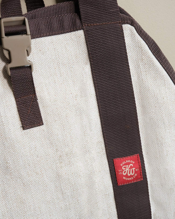 Бежевая сумка для дров Тува с карманом и коричневыми ручками