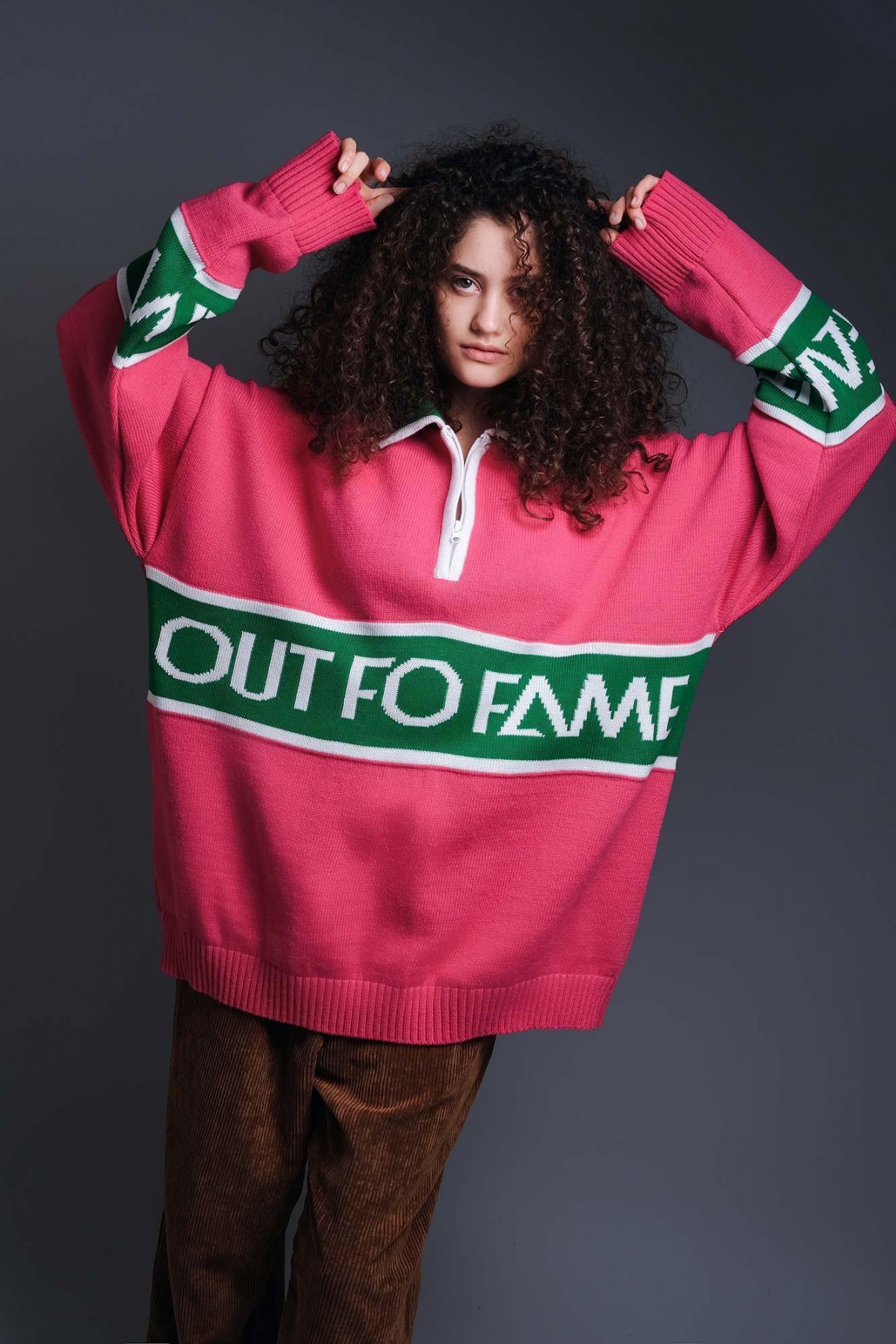 Розово-зеленый свитер oversize OUT FO FAME